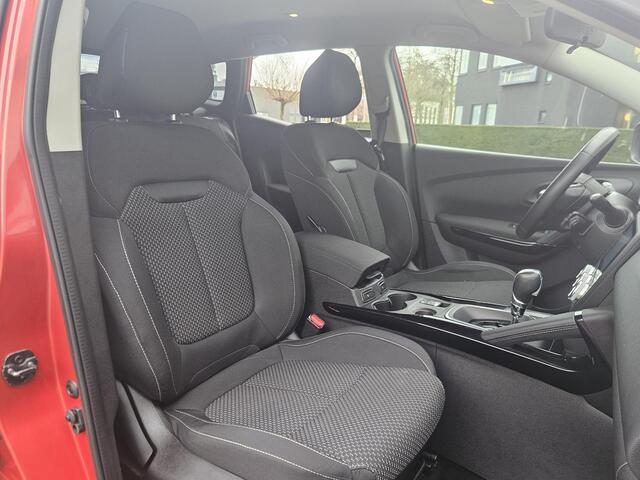 Renault KADJAR 1.3 TCe Zen / Stoelverwarming / Climate Control / Apple Carplay & Android Auto / Navigatie / Parkeersensoren / Keyless Entry & Start / Cruise Control /
