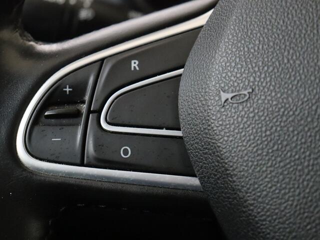 Renault KADJAR 1.2 TCe Bose I AUTOMAAT I NAVIGATIE I ACHTERUITRIJCAMERA I PARKEERSENSOREN ACHTER IU