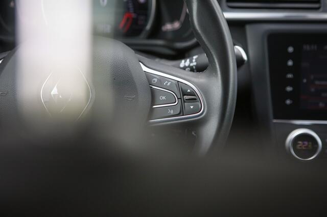 Renault KADJAR 1.3 TCe Zen | Trekhaak | All Season | Achteruitrijcamera |
