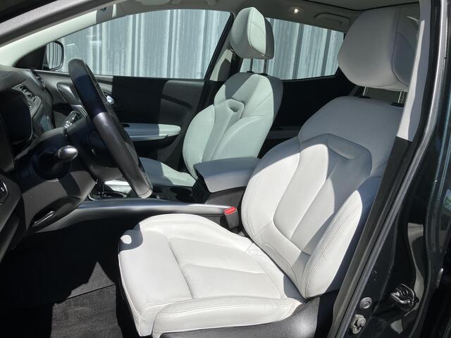 Renault KADJAR 1.3 TCe 160 Intens * LEER / PANORAMADAK **