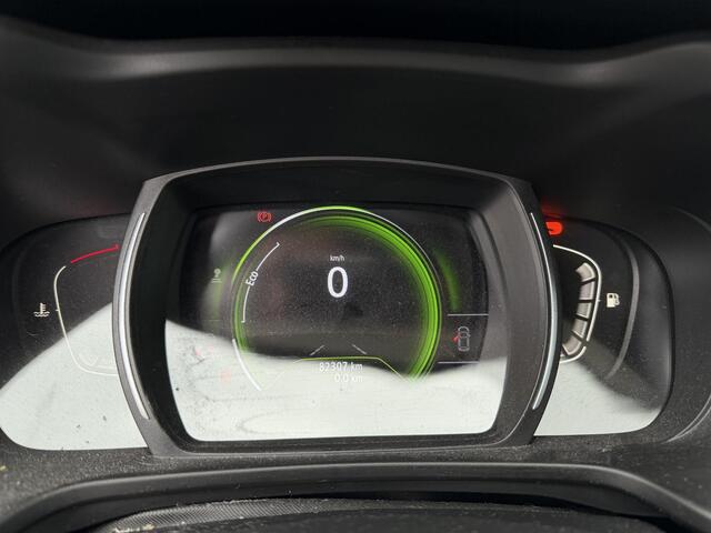 Renault KADJAR 1.3 TCe 140 Intens | Dodehoek Detectie | Stoel-, stuur- en voorruitverwarming | Parkeersensoren voor, zij, achter en achteruitrijcamera