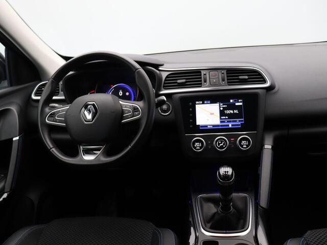Renault KADJAR 140pk TCe Intens | Dealer onderhouden | Trekhaak | Voorstoelen verwarmd | Climate control | Parkeersensoren voor en achter |
