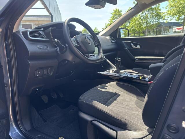 Renault KADJAR 1.3 TCe Zen / Trekhaak / 1500 KG Trekgewicht / Navigatie / Apple Carplay & Android Auto / Parkeersensoren Voor & Achter / All Season Banden /