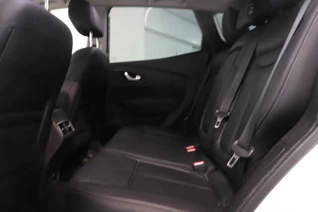 Renault KADJAR 1.3 TCe Intens | Camera | Leder | stoelverwarming | AppleCarplay AndroidAuto | Climate control | Navigatie | Trekhaak |