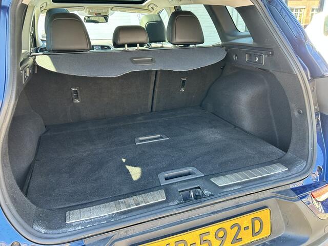 Renault KADJAR 1.3 TCe 160 Intens | Achteruitrijcamera | Parkeersensoren | Panorama dak | Navigatie |
