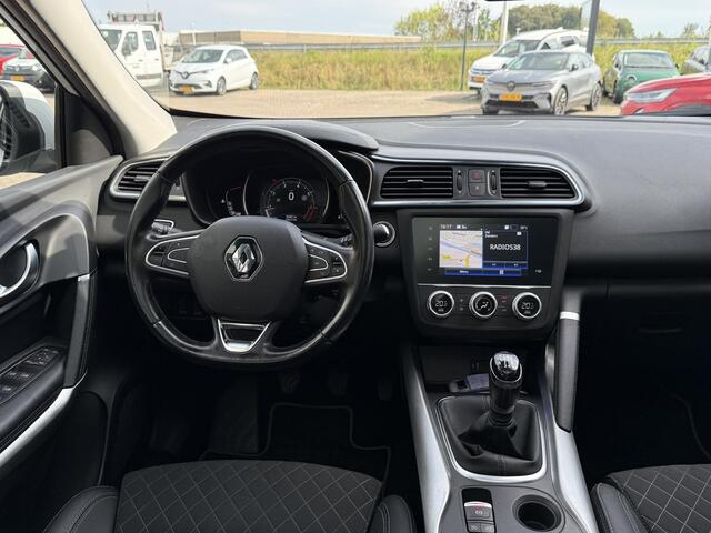 Renault KADJAR 1.3 TCe Intens | Trekhaak | Achteruitrijcamera | Panorama dak | LED | Climate Control | Key-less |