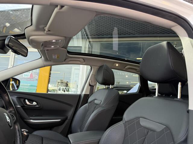 Renault KADJAR 1.3 TCe Intens | Trekhaak | Achteruitrijcamera | Panorama dak | LED | Climate Control | Key-less |