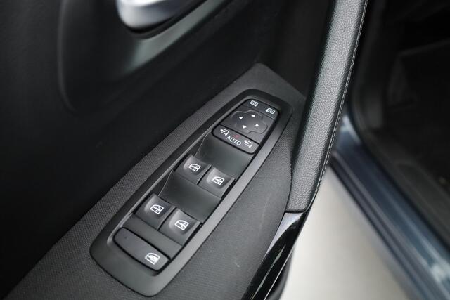 Renault KADJAR 1.3 TCe Equilibre | Cruise Control | Camera | Keyless | Navi | Apple CarPlay | PDC V+A | 17''
