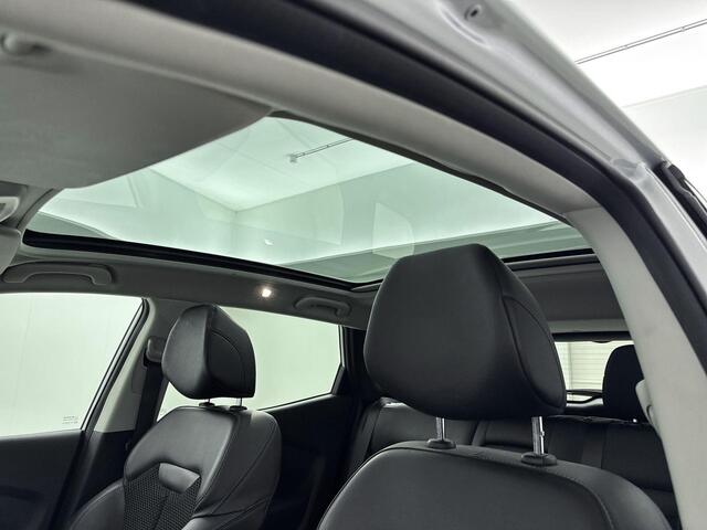 Renault KADJAR 1.3 TCe Intens 140PK | Automaat | Panoramadak | Trekhaak | Navigatie | Half-Lederen Bekleding | Climate Control