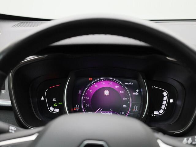 Renault KADJAR 1.3 TCe 140Pk Limited | Navigatie | Apple & Android Carplay | Parkeersensoren Voor & Achter | Achteruitrijcamera | Climate Control | Elektrische Bestuurderstoel | Panorama Dak | Lederen Bekleding |
