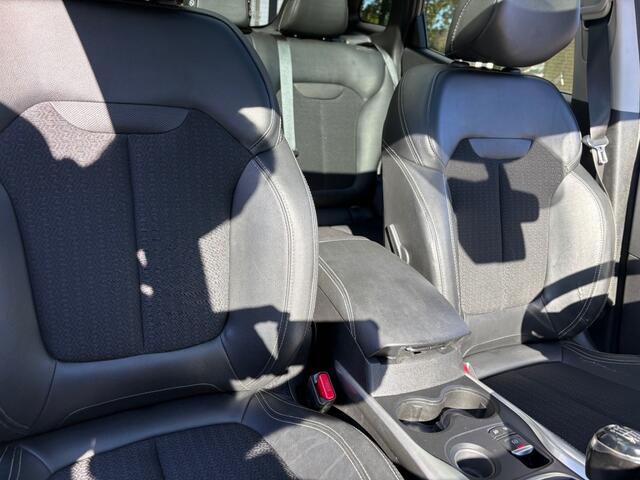 Renault KADJAR 1.2 TCE 130 Intens Panorama Dak Leder Parkeerhulp Navigatie