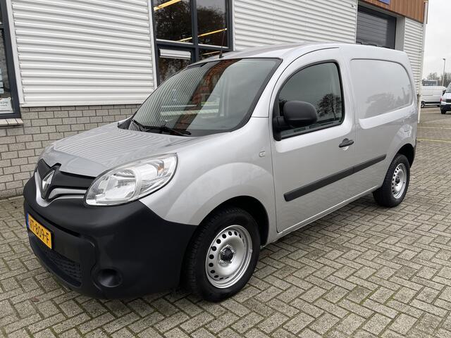 Renault KANGOO Express 1.5 dCi 75 Express Comfort S&S / rijklaar ¤ 8.950 ex btw / lease vanaf ¤ 214 / airco / cruise / navi / pdc achter / zilver metallic !