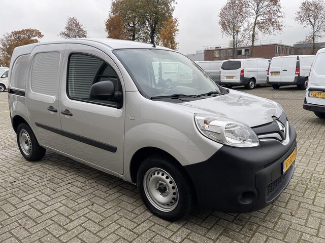 Renault KANGOO Express 1.5 dCi 75 Express Comfort S&S / rijklaar ¤ 8.950 ex btw / lease vanaf ¤ 214 / airco / cruise / navi / pdc achter / zilver metallic !