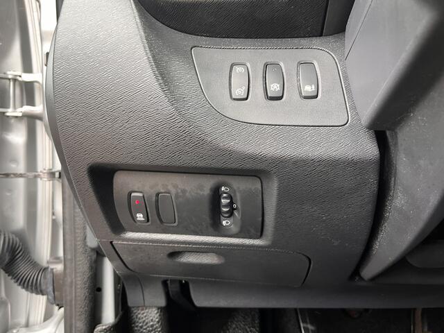 Renault KANGOO 1.5 dCi 75 Airco Cruise controle 2-Persoons Telefoonverbinding Navigatiesysteem Elektrische ramen Parkeersensoren achter Start/stop Euro 6 Bpm vrij voor particulier gebruik!!
