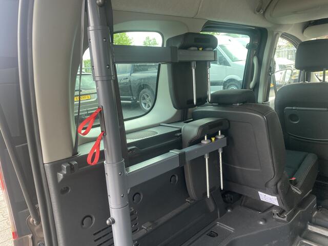 Renault KANGOO 3+1 Rolstoelauto 1.2 TCe Limited Start&Stop (Zeer nette 3+1 Rolstoelauto met Automaat!)