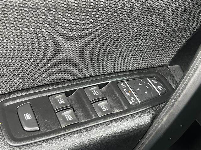 Renault KANGOO 1.3 TCe 130 EDC | Navigatie | Achteruitrijcamera | LED | Key-less | DAB | Parkeersensoren | Cruise Control | Airco |