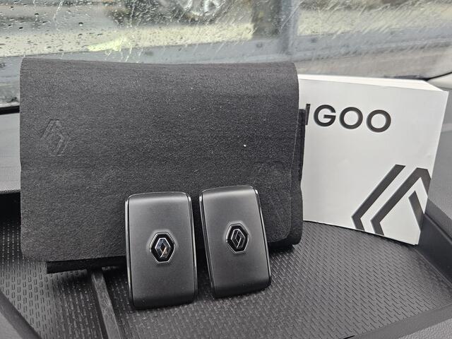 Renault KANGOO 1.3 130PK Techno EDC Automaat 5-Persoons / Trekhaak Afneembaar 1500KG / Adaptief Cruise Control / Stoelverwarming / Achteruitrijcamera / Apple Carplay & Android Auto / Navigatie / Parkeersensoren Rondom / 17" Lichtmetalen Velgen / Privacy Glass / Climate