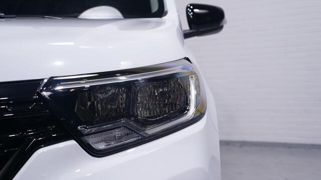 Renault KANGOO 1.5 Blue DCi 95 pk Black&White Edition Airco, 17" LMV, Camera, Exterieur Pack, Zwarte Grille + Spiegels