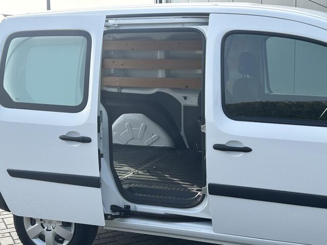 Renault KANGOO 1.2 TCe 115 PK BENZINE !! / BPM VRIJ / L1H1 / 43.891 KM !! / 1e EIG. / TREKHAAK / CAMERA / AIRCO / CRUISE / NAVI