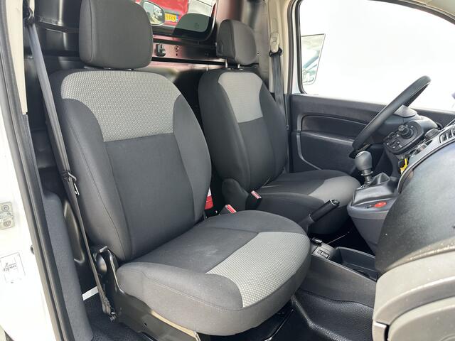Renault KANGOO 1.5 dCi E6 / L1H1 / 1e EIGENAAR / TREKHAAK / NAVI / CRUISE / AIRCO / ACHTERDEUREN MET RUIT