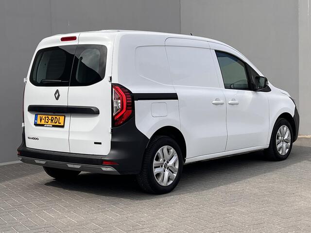 Renault KANGOO E-Tech Open Sesame Advance 22 kW 44 kWh / Dealer onderhouden / Accu SoH 99,38 % / 1.500 kg trekgewicht / WLTP 279 km stad 397 km / Navigatie / Apple Carplay Android / / Camera / All Season banden /