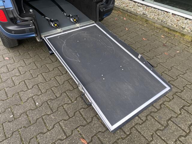 Renault KANGOO FAMILY 3+1 Rolstoelauto 1.2 TCe Limited Start&Stop (Zeer nette en ruime 3+1 Rolstoelauto met lage km.stand!)