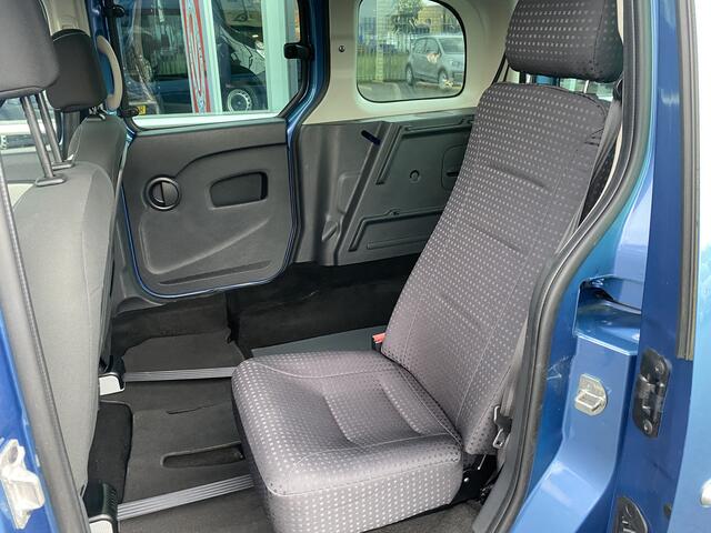 Renault KANGOO FAMILY 3+1 Rolstoelauto 1.2 TCe Limited Start&Stop (Zeer nette en ruime 3+1 Rolstoelauto met lage km.stand!)