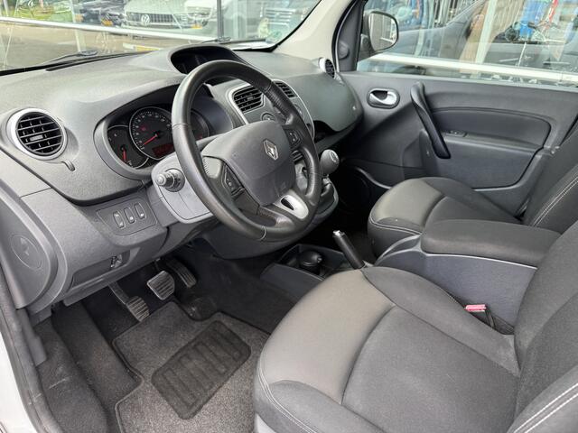 Renault KANGOO FAMILY 3+1 Rolstoelauto 1.2 TCe Limited Start&Stop (Zeer nette 3+1 Kangoo Rolstoelauto met lage km.stand!)