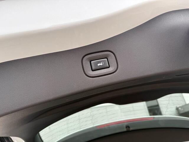 Renault KOLEOS 1.3 TCe 160pk EDC Initiale Paris | Automaat | VOL! | Trekhaak | Leder | Panoramadak | Stoel- Ventilatie & Verwarming | ACC | Camera |