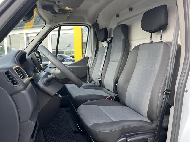Renault MASTER T35 2.3 dCi 135 L2H2 Work Edition NL-Auto, Trekhaak, Camera