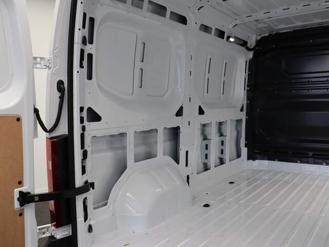Renault MASTER T35 2.0 dCi 150pk L2H2 Advance | Laadruimtebetimmering | Trekhaak | Achteruitrijcamera | Parkeersensoren voor/achter |