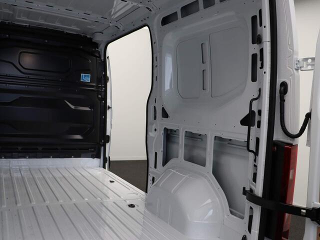 Renault MASTER T35 2.0 dCi 150pk L2H2 Advance | Laadruimtebetimmering | Trekhaak | Achteruitrijcamera | Parkeersensoren voor/achter |