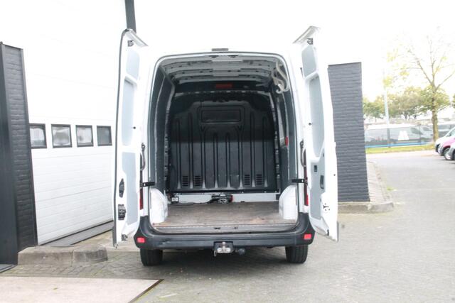 Renault MASTER 2.3 dCi 130PK L2H2 - EURO 6 - Airco - Navi - Cruise - ¤ 13.950,- Excl.