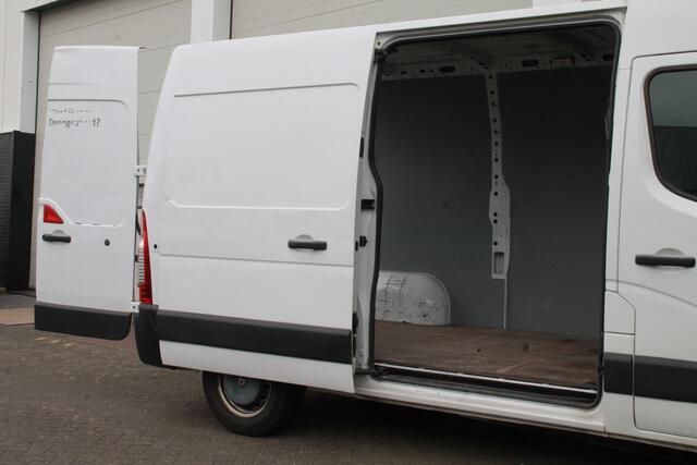 Renault MASTER 2.3 dCi 130PK L2H2 - EURO 6 - Airco - Navi - Cruise - ¤ 13.950,- Excl.