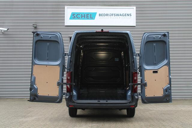 Renault MASTER T35 2.0 dCi 170pk L2H2 Extra - 2x Schuifdeur - Navigatie - Blind Spot - Camera - Stoelverwarming - Verwarmde voorruit - Rijklaar