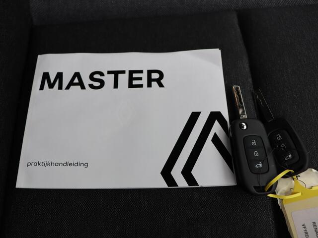 Renault MASTER T35 2.0 dCi 130pk L2H2 Advance | Schuifdeur links + rechts | Laadruimtebetimmering | Trekhaak | Achteruitrijcamera |