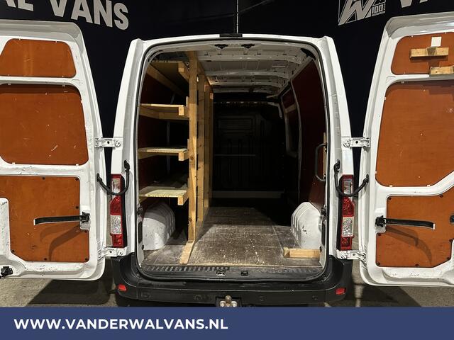 Renault MASTER 2.3 dCi 136pk L2H2 Euro6 Airco | Navigatie | Camera | 2500kg Trekhaak cruisecontrol, parkeersensoren, LED, bijrijdersbank