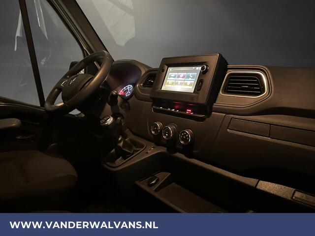 Renault MASTER 2.3 dCi 136pk L2H2 Euro6 Airco | Navigatie | Camera | 2500kg Trekhaak cruisecontrol, parkeersensoren, LED, bijrijdersbank