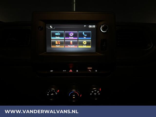 Renault MASTER 2.3 dCi 136pk L2H2 Euro6 Airco | Navigatie | Camera | 2500kg Trekhaak cruisecontrol, parkeersensoren, LED, bijrijdersbank