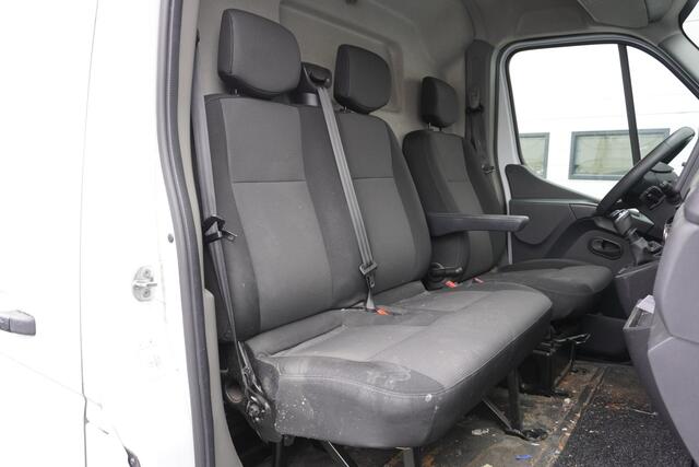 Renault MASTER 2.3 dCi 136PK L2H2 Glasresteel EURO 6 - Airco - Cruise - Trekhaak - ¤ 17.900,- Excl.