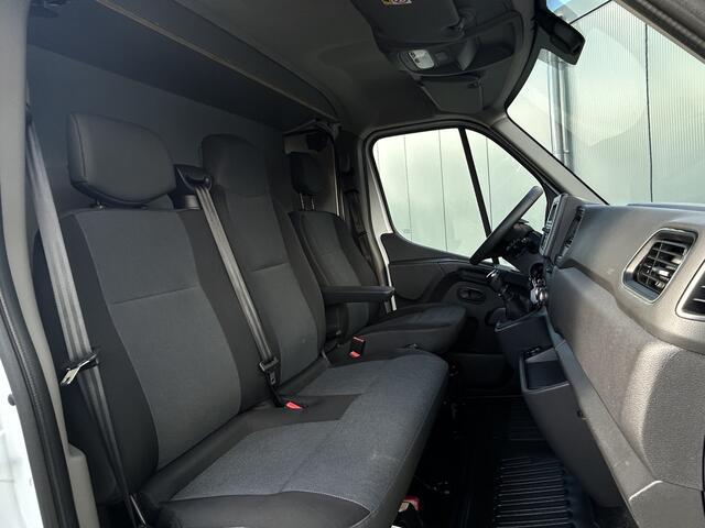 Renault MASTER 2.3 dCi 136 PK / 2x SCHUIFDEUR / L1H1 / 1e. EIG. / 2.5 TONS TREKHAAK / AIRCO / CRUISE / 3-ZITS
