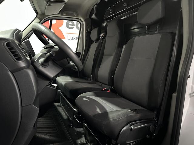 Renault MASTER T35 2.3 dCi 135 L3H2 - 3 pers. - Cruise / Trekhaak