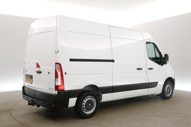 Renault MASTER T33 2.3 dCi L2H2 146PK Airco Camera Cruise Navi 3 Persoons Parkeersensoren Elektrpakket Trekhaak