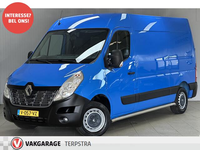 Renault MASTER T35 2.3 dCi L2H3 Energy/ Zij-Schuifdeur rechts/ Side-Bars/ Trekhaak/ 3-Zitplaatsen voor/ Navi/ Airco/ Cruise/ Elek. pakket/ Bluetooth/ Armsteun/ Multi. Stuur/ Mistl./ PDC.
