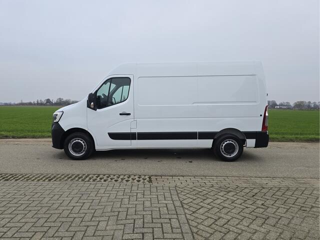 Renault MASTER T33 2.3 dCi 135 L2 H2 Comfort 135 Pk - Euro 6 - Airco - Cruise Control