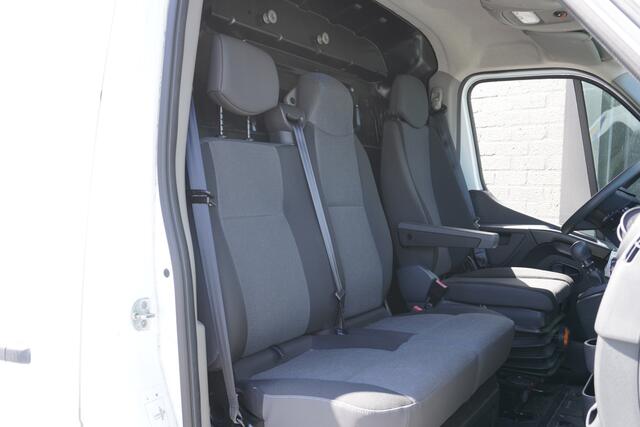 Renault MASTER 2.3 dCi 170PK L3H3 EURO 6 Airco - Navi - Cruise - ¤ 14.950,- Excl.