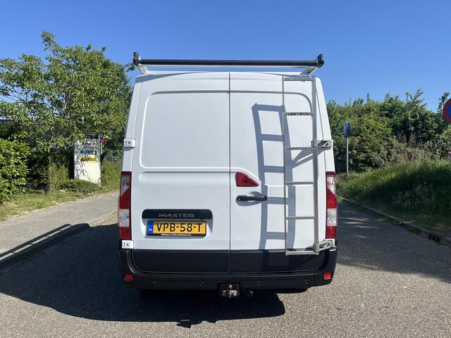 Renault MASTER T28 2.3 dCi 135 L1H1 Work Edition TREKHAAK / PARKEERSENSOREN VOOR, ACHTER + CAMERA / AIRCO / NAVIGATIE / CRUISE CONTROLE.