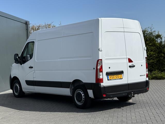 Renault MASTER T35 2.3 dCi 135 PK / L2H2 / 1e EIG. / TREKHAAK / AIRCO / 3-ZITS / NAVI / LED / NETTE BUS