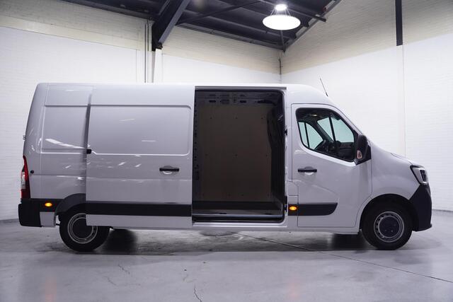 Renault MASTER 2.3 DCi 135 pk L3H2 Navi, Camera, BPM vrij Airco, Cruise control, Laadruimte Pakket, PDC V+A, 3-Zits, Nieuw 2024