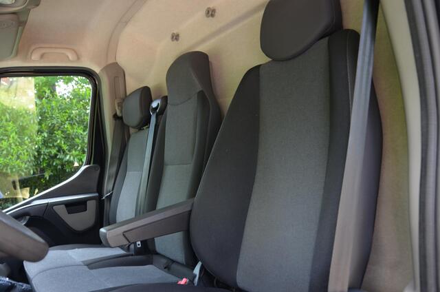 Renault MASTER T33 2.3 dCi L1H2 Airco/Trekhaak/Cr-Controle/Pdc/Lmv/Imperiaal/Side-Bars